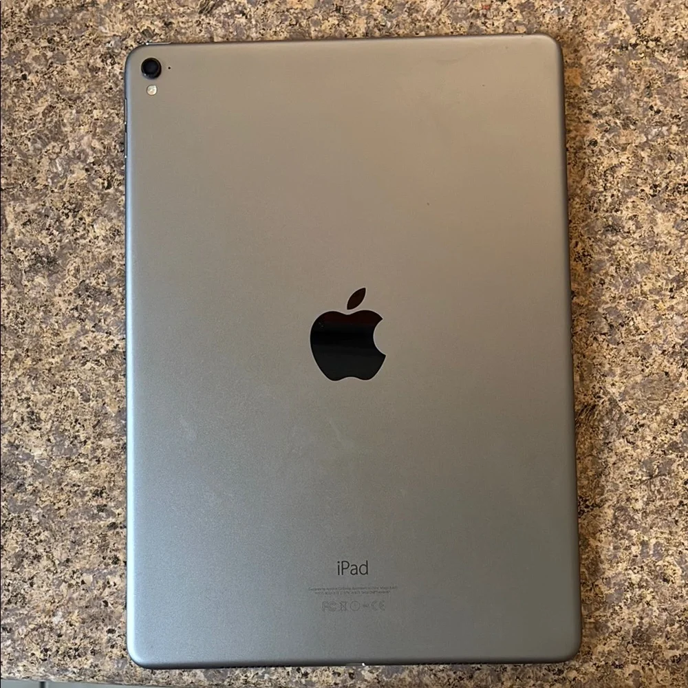 Apple experience elegance
